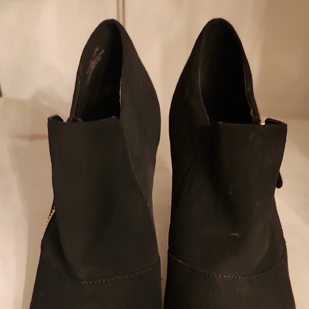 Elegant Black Ankle Boots